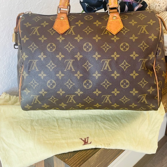 Louis Vuitton Monogram Vintage Speedy 30 w/ LV Lock & Key and Dust Bag - Picture 5 of 16